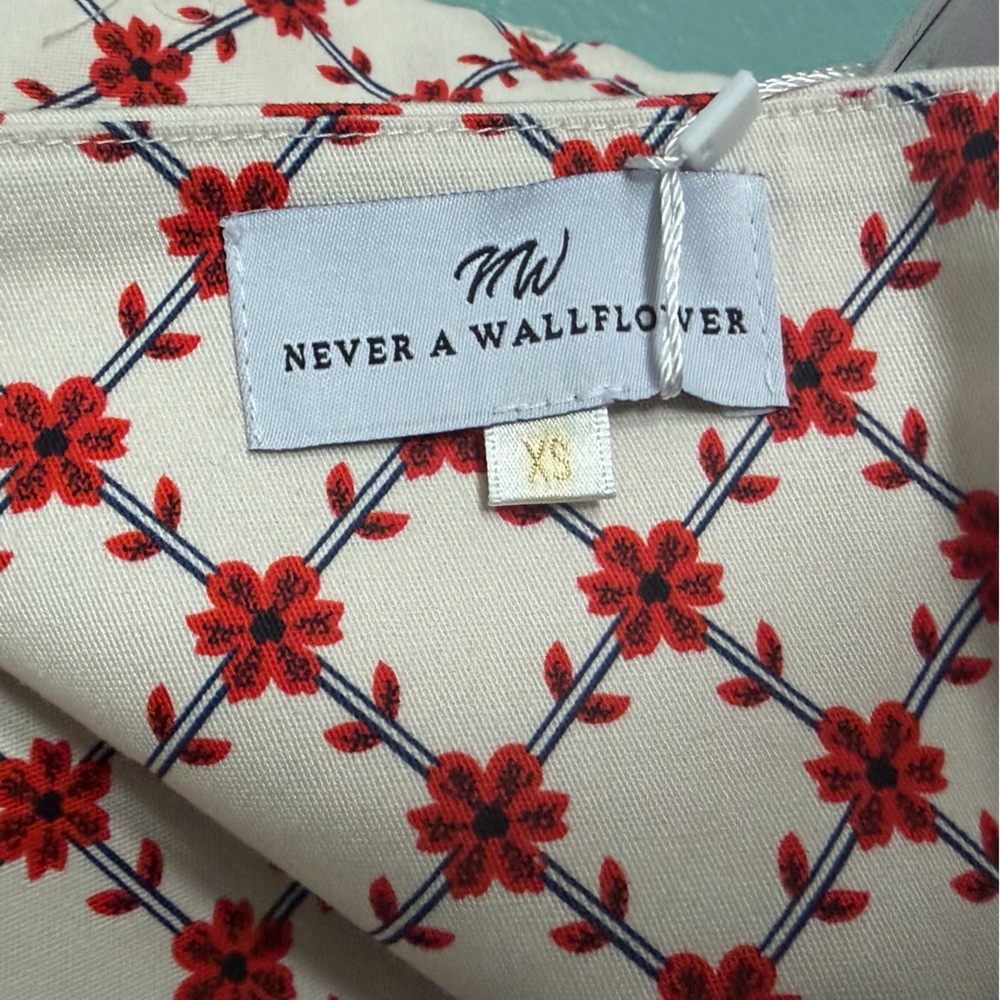 Never A Wallflower Co-Ord Set - Picture 8 of 13